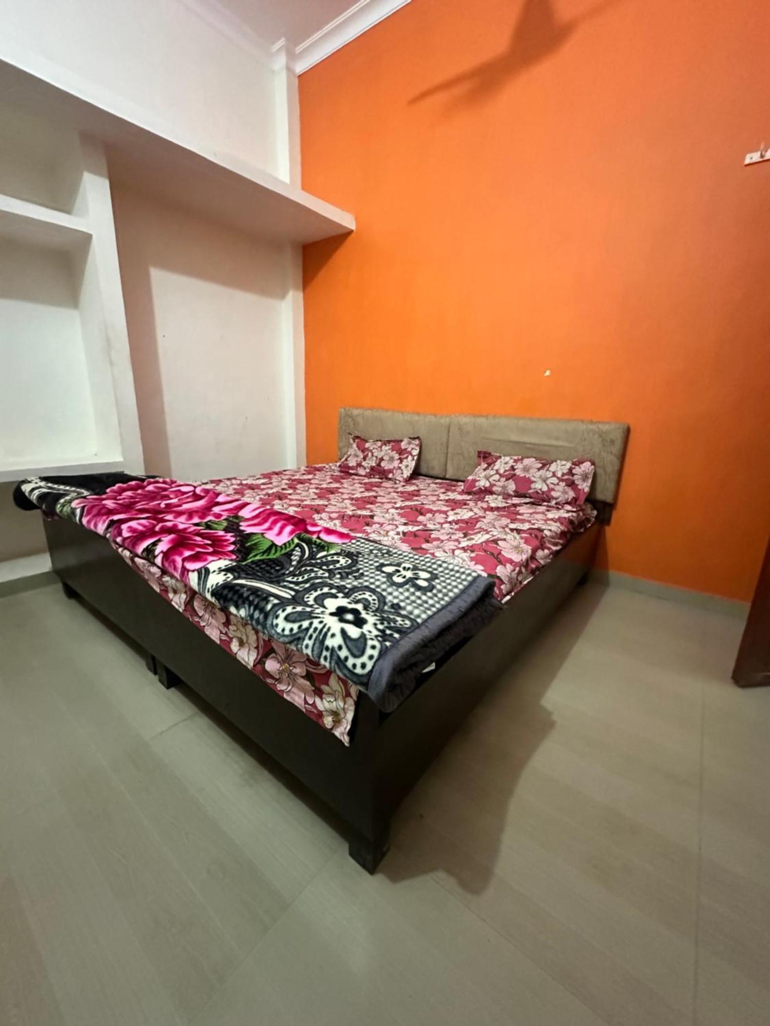 Khatu Shyam Guest House Ayodhya Exterior photo